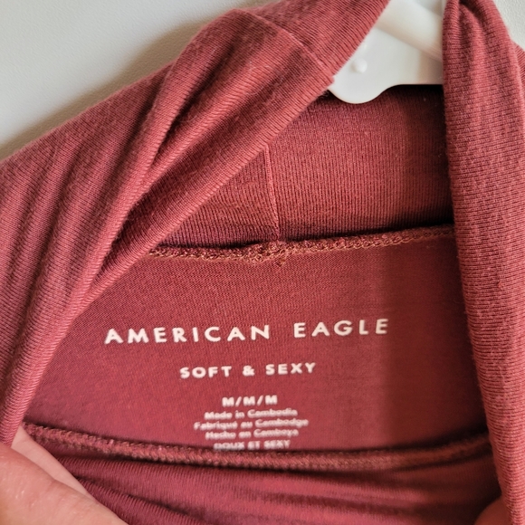2 American Eagle Medium soft and sexy shirts - Picture 7 of 8